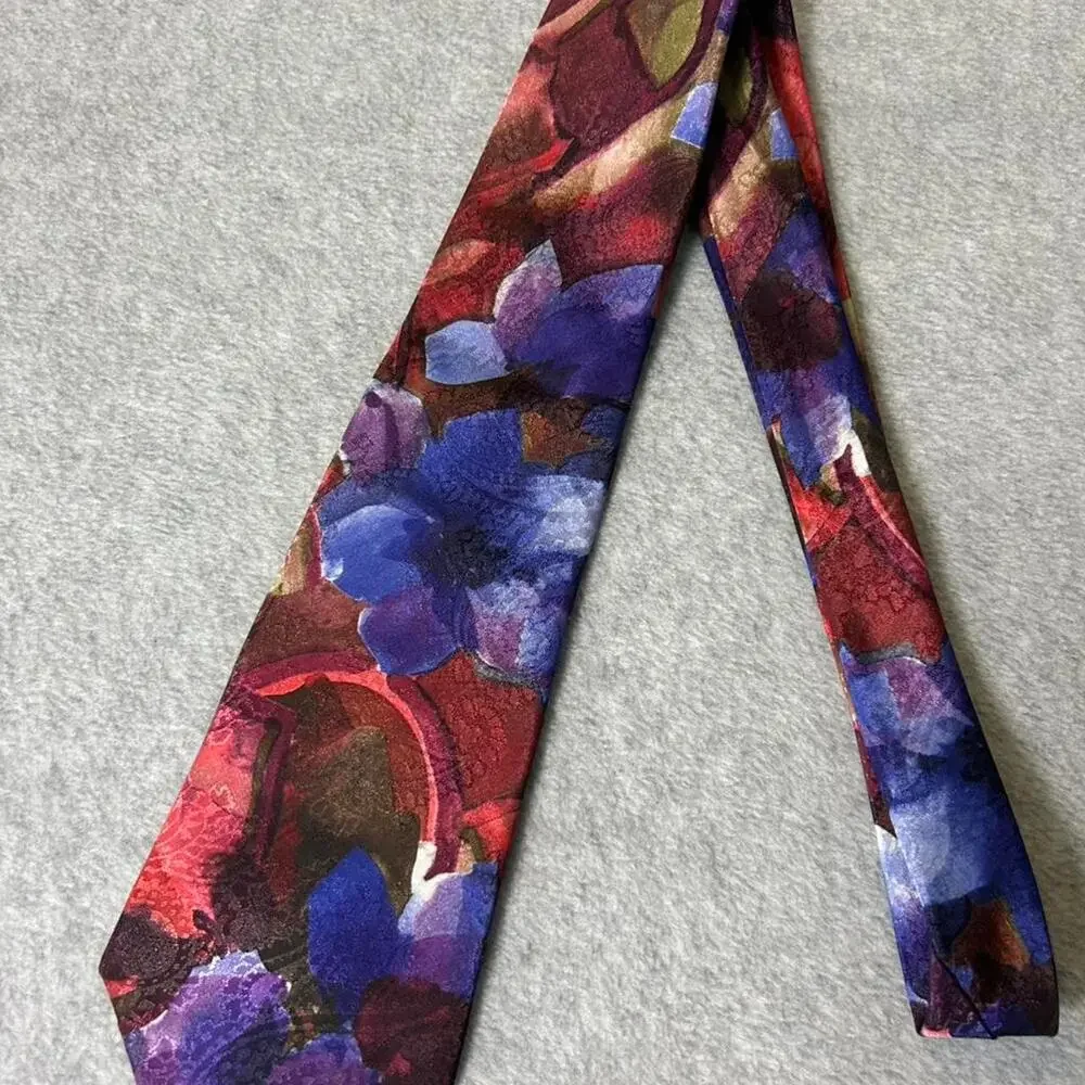 Surrey multicoloured tie with abstract design